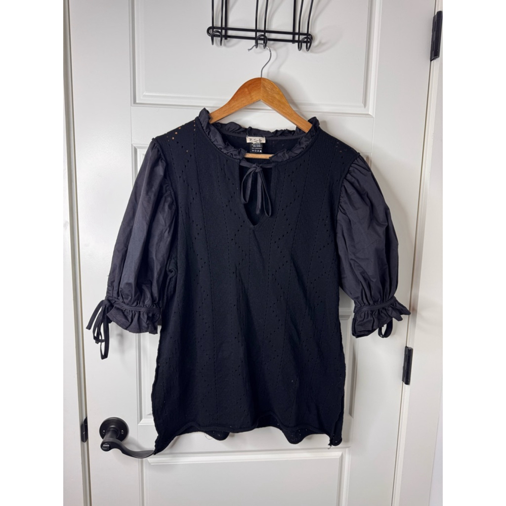 NWOT Women's POL Knit Top Size S Black puffed sleeves